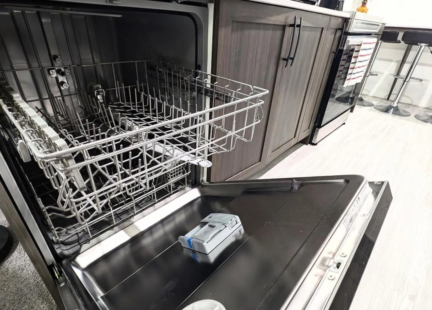 Apartment Glacier Ridge 1 Bedroom Haven Calgary
